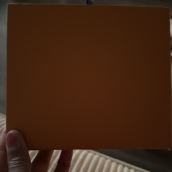 Used LV box - Picture 2 of 3